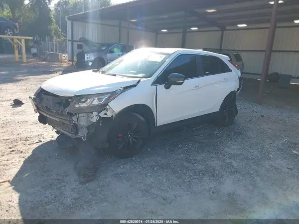 JA4AT4AA3JZ066589 2018 MITSUBISHI ECLIPSE CROSS - Image 2