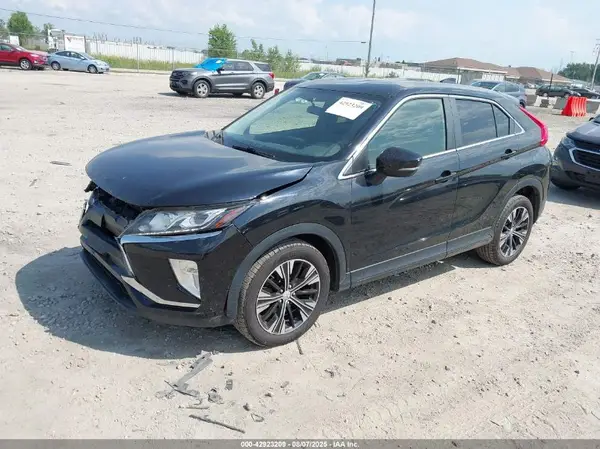 JA4AT4AA3JZ067287 2018 MITSUBISHI ECLIPSE CROSS - Image 2