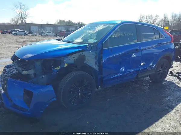 JA4AT4AA3KZ011061 2019 MITSUBISHI ECLIPSE CROSS - Image 2