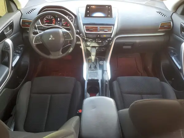JA4AT4AA3KZ011643 2019 MITSUBISHI ECLIPSE CROSS - Image 8