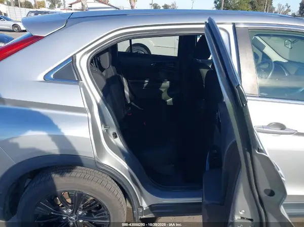 JA4AT4AA3KZ050636 2019 MITSUBISHI ECLIPSE CROSS - Image 8