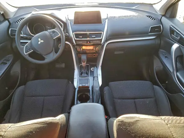 JA4AT4AA4JZ048750 2018 MITSUBISHI ECLIPSE CROSS - Image 8