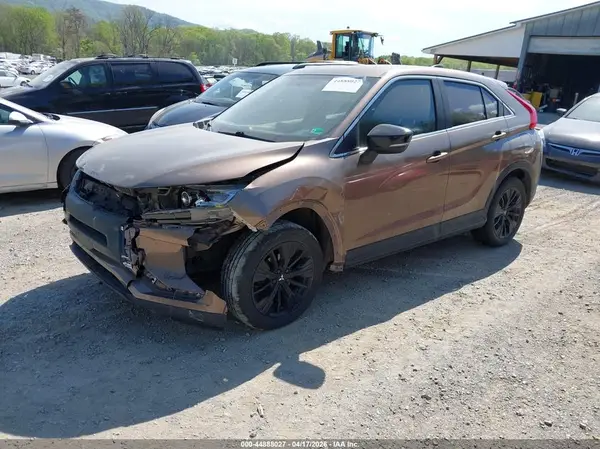 JA4AT4AA4JZ066892 2018 MITSUBISHI ECLIPSE CROSS - Image 2