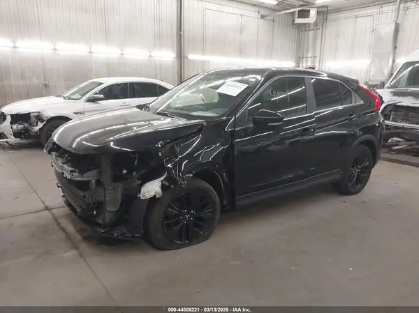 JA4AT4AA4KZ020139 2019 MITSUBISHI ECLIPSE CROSS - Image 2
