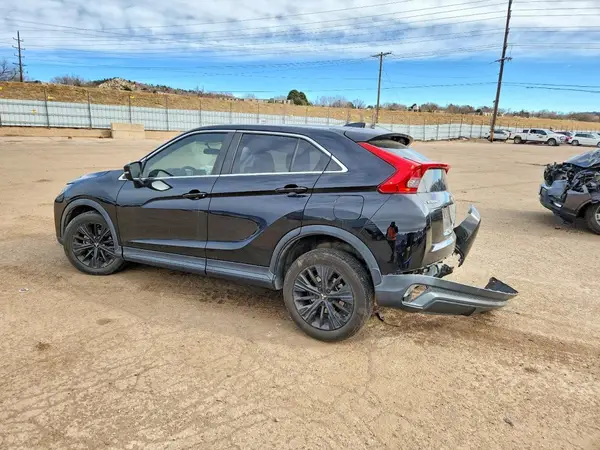 JA4AT4AA5JZ048028 2018 MITSUBISHI ECLIPSE CROSS - Image 2