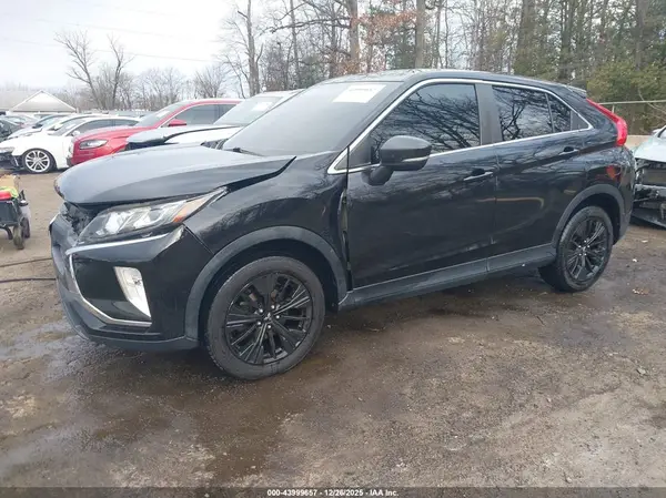 JA4AT4AA5JZ070627 2018 MITSUBISHI ECLIPSE CROSS - Image 2