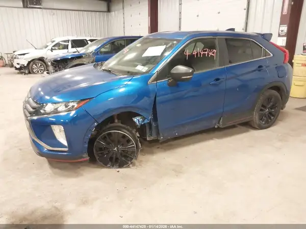 JA4AT4AA5LZ009619 2020 MITSUBISHI ECLIPSE CROSS - Image 2