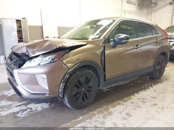 JA4AT4AA6KZ002628 2019 MITSUBISHI ECLIPSE CROSS - Image 2