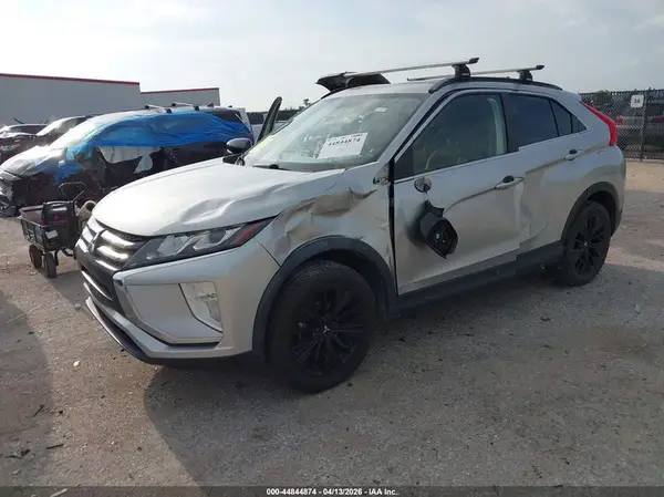 JA4AT4AA6KZ018795 2019 MITSUBISHI ECLIPSE CROSS - Image 2