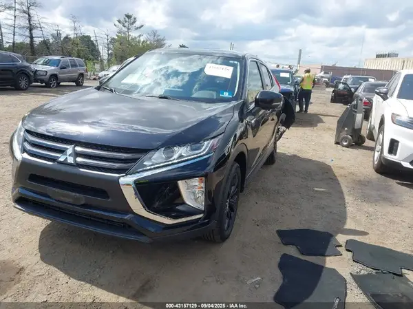 JA4AT4AA6LZ000816 2020 MITSUBISHI ECLIPSE CROSS - Image 2
