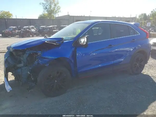 JA4AT4AA6LZ019625 2020 MITSUBISHI ECLIPSE CROSS - Image 2