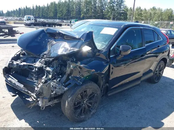 JA4AT4AA7JZ046359 2018 MITSUBISHI ECLIPSE CROSS - Image 2