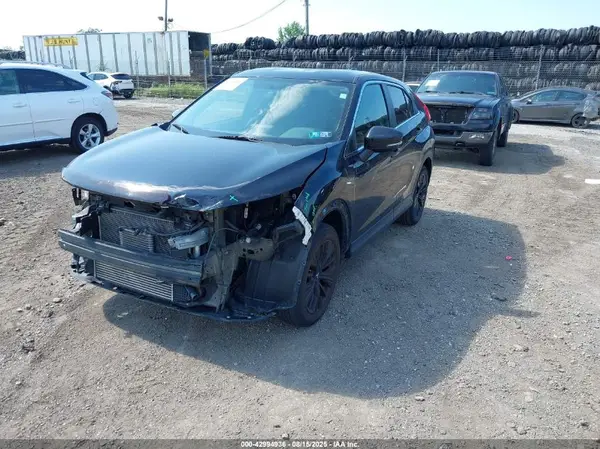 JA4AT4AA7JZ051206 2018 MITSUBISHI ECLIPSE CROSS - Image 2