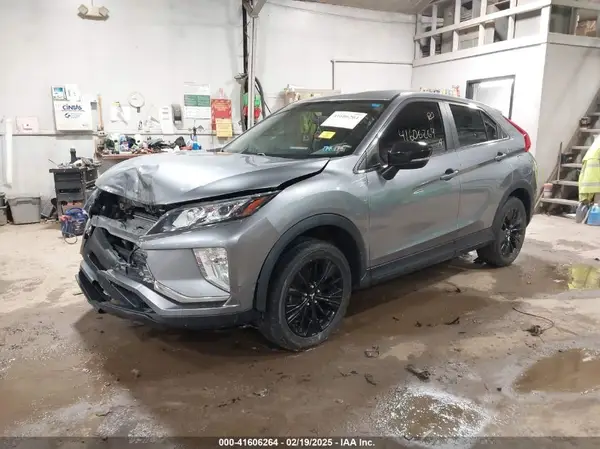 JA4AT4AA7JZ056860 2018 MITSUBISHI ECLIPSE CROSS - Image 2