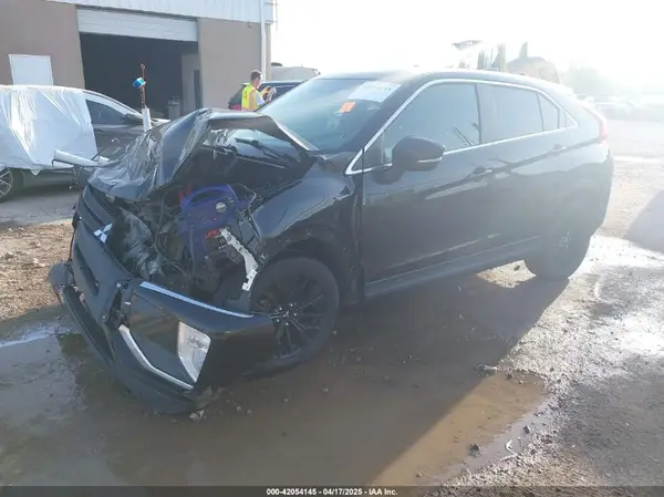 JA4AT4AA7KZ046363 2019 MITSUBISHI ECLIPSE CROSS - Image 2