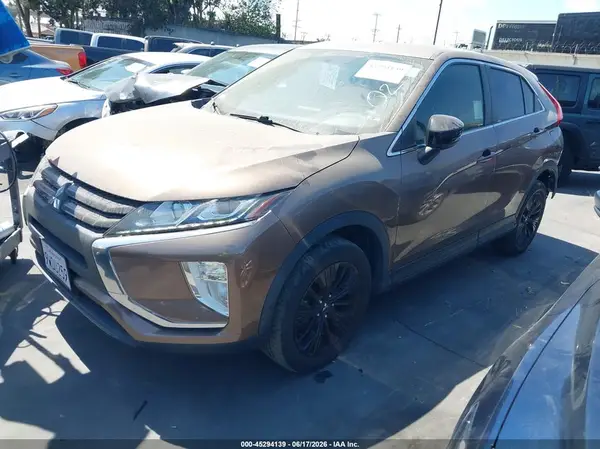 JA4AT4AA8JZ051151 2018 MITSUBISHI ECLIPSE CROSS - Image 2