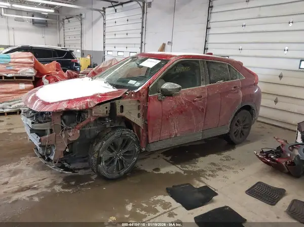 JA4AT4AA8LZ027998 2020 MITSUBISHI ECLIPSE CROSS - Image 2