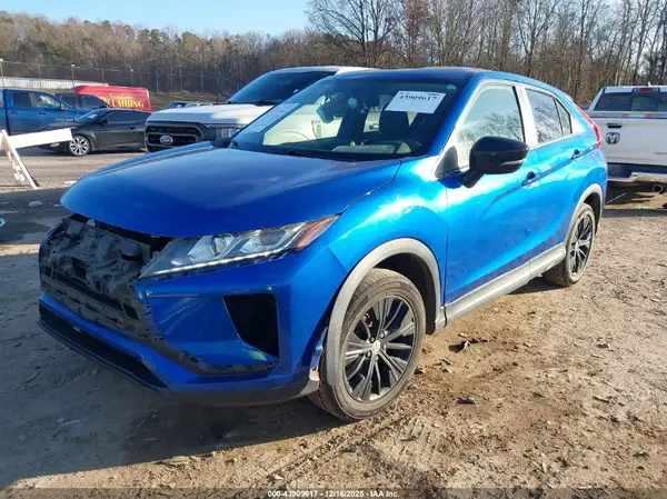 JA4AT4AA9JZ042927 2018 MITSUBISHI ECLIPSE CROSS - Image 2