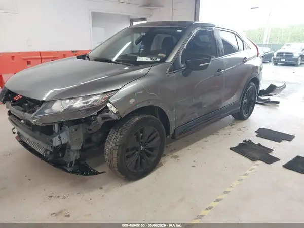 JA4AT4AA9JZ044063 2018 MITSUBISHI ECLIPSE CROSS - Image 2