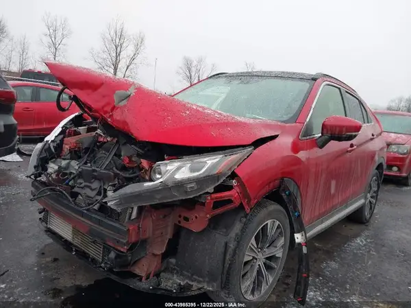 JA4AT4AA9JZ049702 2018 MITSUBISHI ECLIPSE CROSS - Image 2