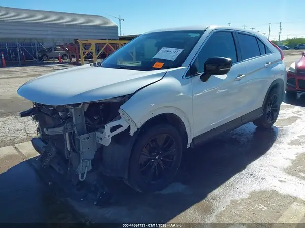 JA4AT4AA9JZ067679 2018 MITSUBISHI ECLIPSE CROSS - Image 2
