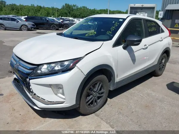 JA4AT4AA9JZ608830 2018 MITSUBISHI ECLIPSE CROSS - Image 2