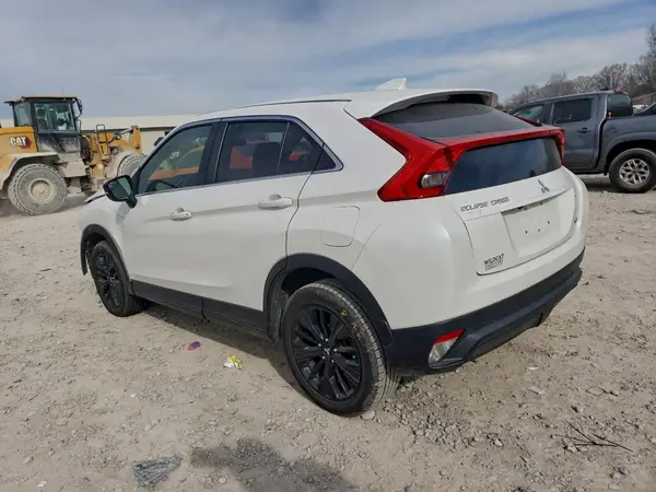 JA4AT4AA9LZ028142 2020 MITSUBISHI ECLIPSE CROSS - Image 2