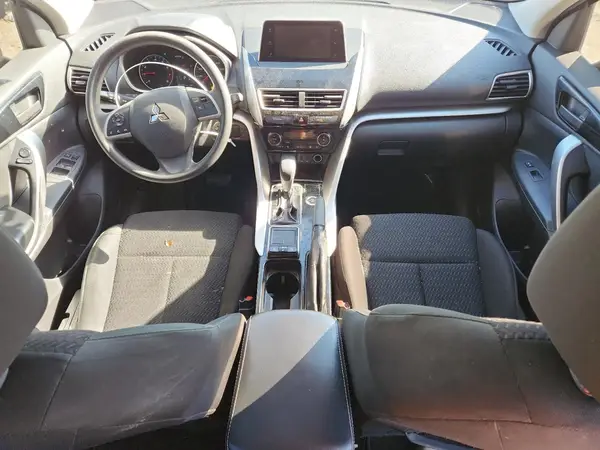 JA4AT4AAXJZ045559 2018 MITSUBISHI ECLIPSE CROSS - Image 8