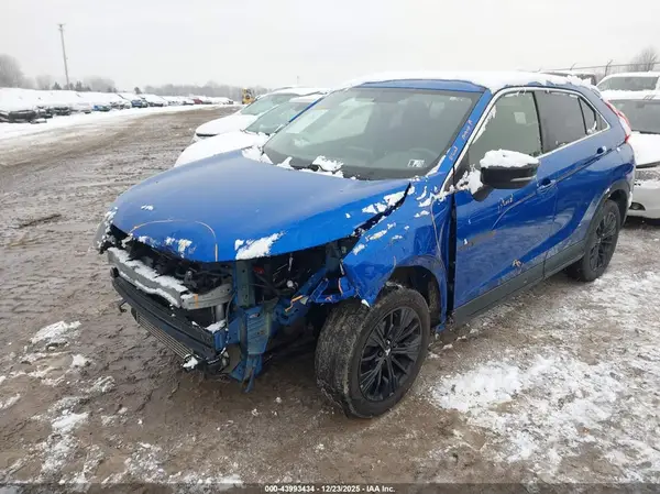 JA4AT4AAXJZ070638 2018 MITSUBISHI ECLIPSE CROSS - Image 2