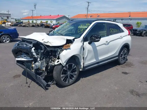 JA4AT4AAXJZ611929 2018 MITSUBISHI ECLIPSE CROSS - Image 2