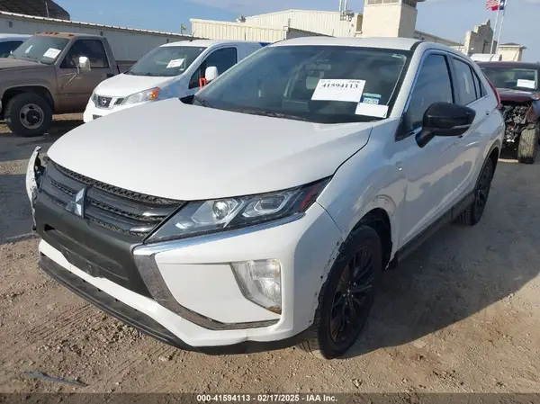 JA4AT4AAXKZ010134 2019 MITSUBISHI ECLIPSE CROSS - Image 2
