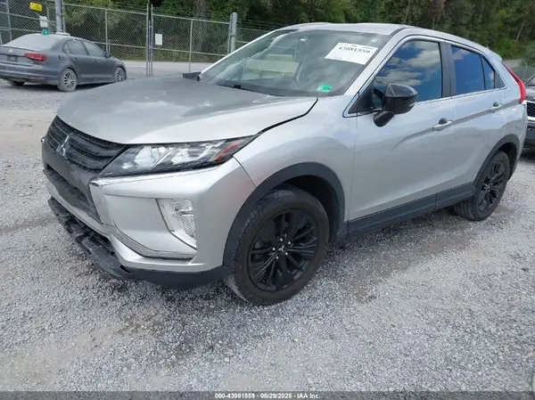 JA4AT4AAXLZ000253 2020 MITSUBISHI ECLIPSE CROSS - Image 2