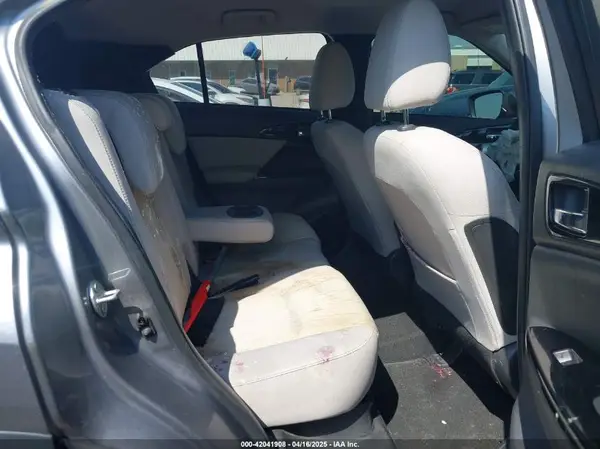 JA4AT5AA0JZ037573 2018 MITSUBISHI ECLIPSE CROSS - Image 8