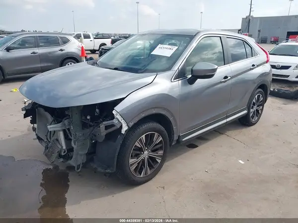 JA4AT5AA0JZ039193 2018 MITSUBISHI ECLIPSE CROSS - Image 2