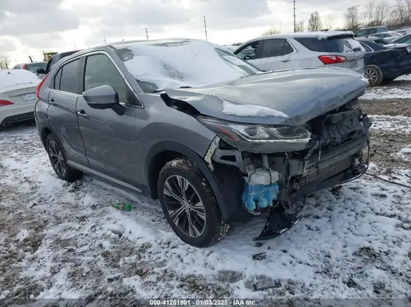 JA4AT5AA0JZ039615 2018 MITSUBISHI ECLIPSE CROSS - Image 1