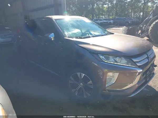JA4AT5AA0JZ040151 2018 MITSUBISHI ECLIPSE CROSS - Image 1
