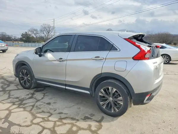 JA4AT5AA0JZ043664 2018 MITSUBISHI ECLIPSE CROSS - Image 2