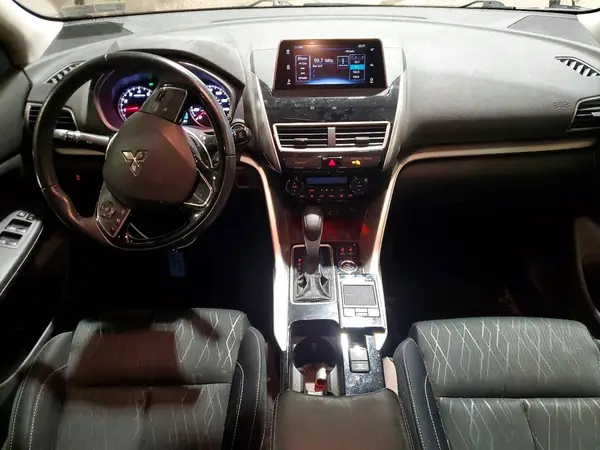 JA4AT5AA0JZ044250 2018 MITSUBISHI ECLIPSE CROSS - Image 8
