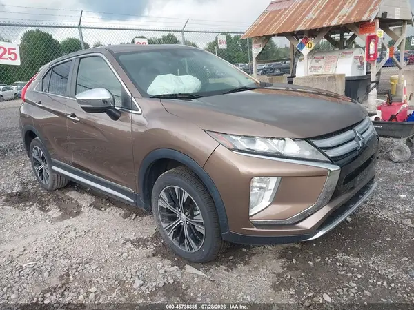 JA4AT5AA0JZ060383 2018 MITSUBISHI ECLIPSE CROSS - Image 1