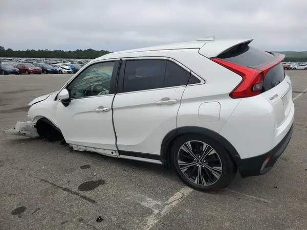 JA4AT5AA0JZ068709 2018 MITSUBISHI ECLIPSE CROSS - Image 2