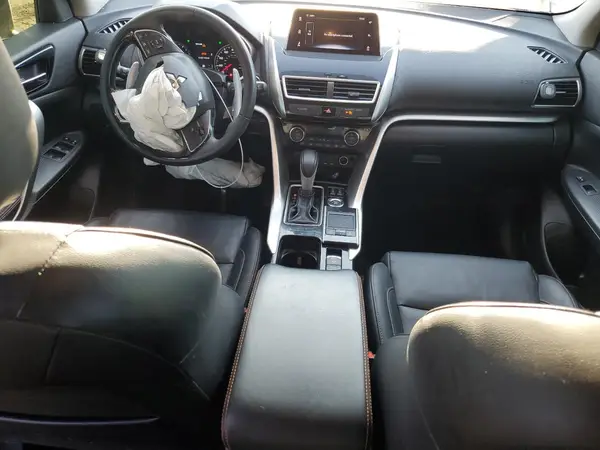 JA4AT5AA0JZ070721 2018 MITSUBISHI ECLIPSE CROSS - Image 8