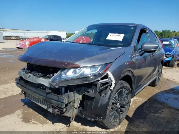 JA4AT5AA0KZ009757 2019 MITSUBISHI ECLIPSE CROSS - Image 2