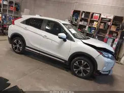 JA4AT5AA1JZ037596 2018 MITSUBISHI ECLIPSE CROSS
