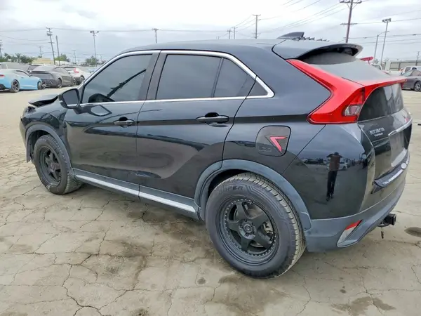 JA4AT5AA1JZ039302 2018 MITSUBISHI ECLIPSE CROSS - Image 2