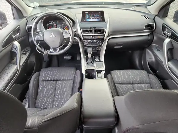 JA4AT5AA1JZ040918 2018 MITSUBISHI ECLIPSE CROSS - Image 8