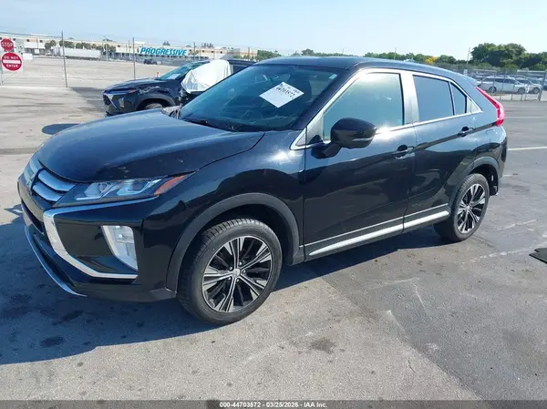 JA4AT5AA1JZ042510 2018 MITSUBISHI ECLIPSE CROSS - Image 2