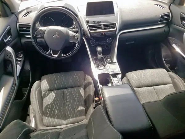 JA4AT5AA1JZ045746 2018 MITSUBISHI ECLIPSE CROSS - Image 8