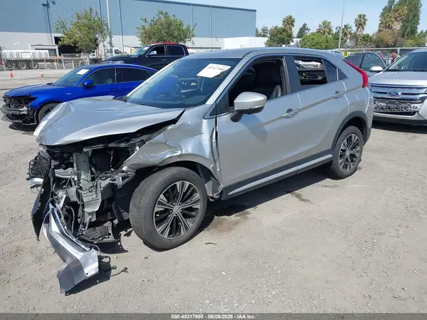 JA4AT5AA1JZ046072 2018 MITSUBISHI ECLIPSE CROSS - Image 2