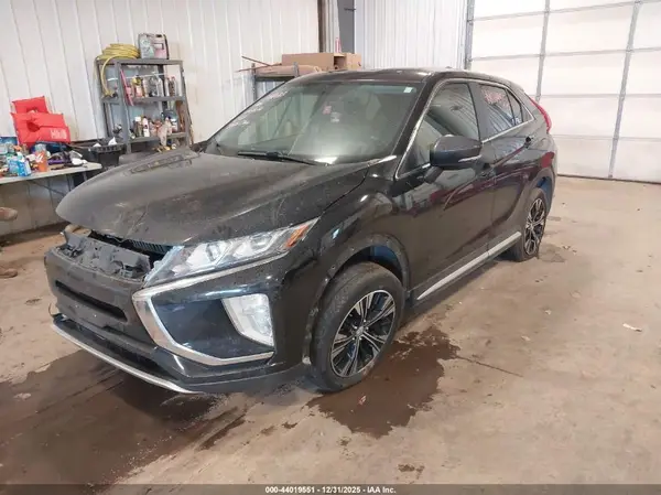 JA4AT5AA1JZ064541 2018 MITSUBISHI ECLIPSE CROSS - Image 2