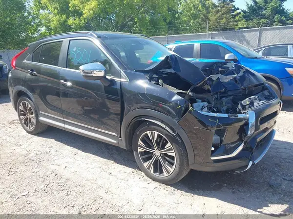 JA4AT5AA1JZ064748 2018 MITSUBISHI ECLIPSE CROSS - Image 1